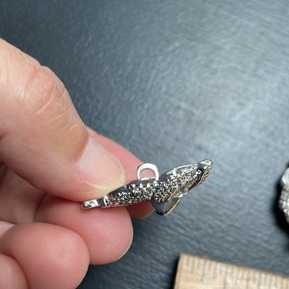 Owl specialty buttons. Shiny silver finish with crystal eyes. 2 in lot - Picture 7 of 8